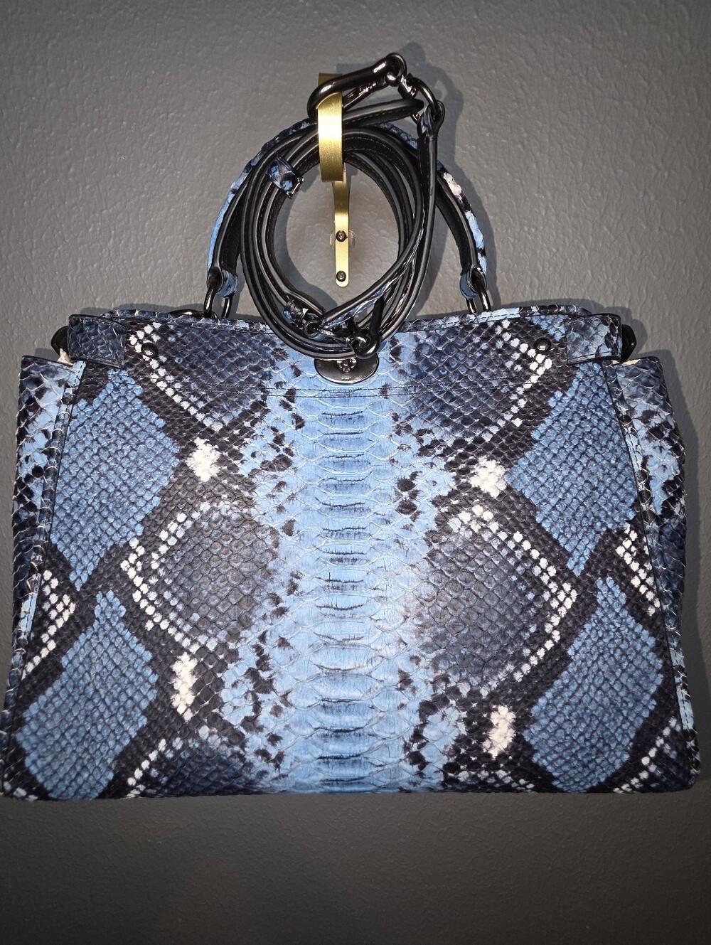 🍒Coach Gramercy Blue Python Embossed 2 way Satchel🍒 - Picture 2 of 6